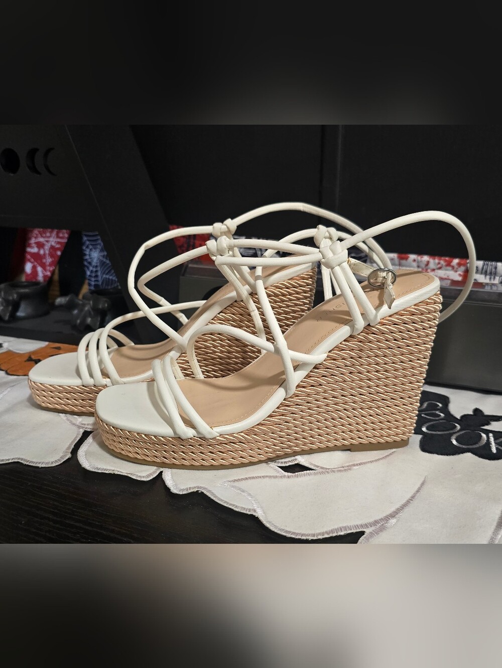 Marc Fisher Wedges Jute Wrapped Size 8 New